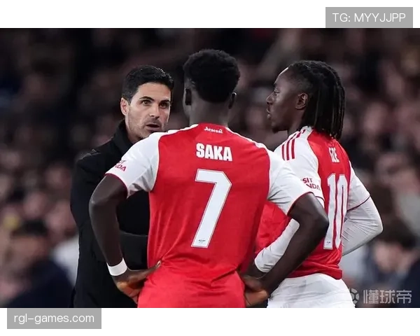 阿尔特塔创新战术引领球队复兴，足球界高度关注其影响力与发展前景