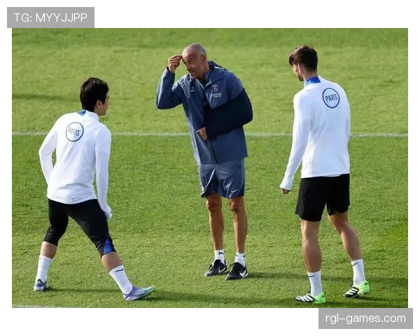 恩里克战术再进化：巴黎圣日耳曼开启全新战术篇章，机遇与挑战并存